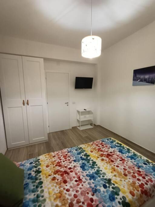 Appartamento Violet - Parma Dış mekan fotoğraf