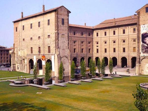 Appartamento Violet - Parma Dış mekan fotoğraf